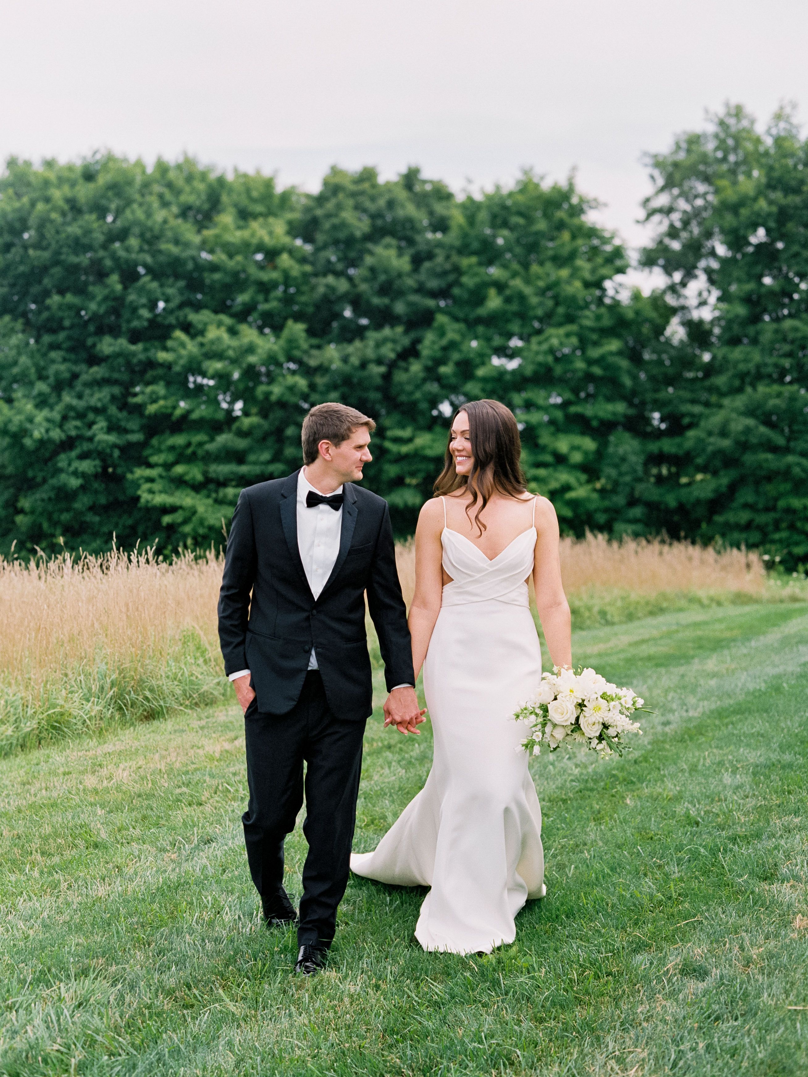 bride and groom at Centerburg Ohio