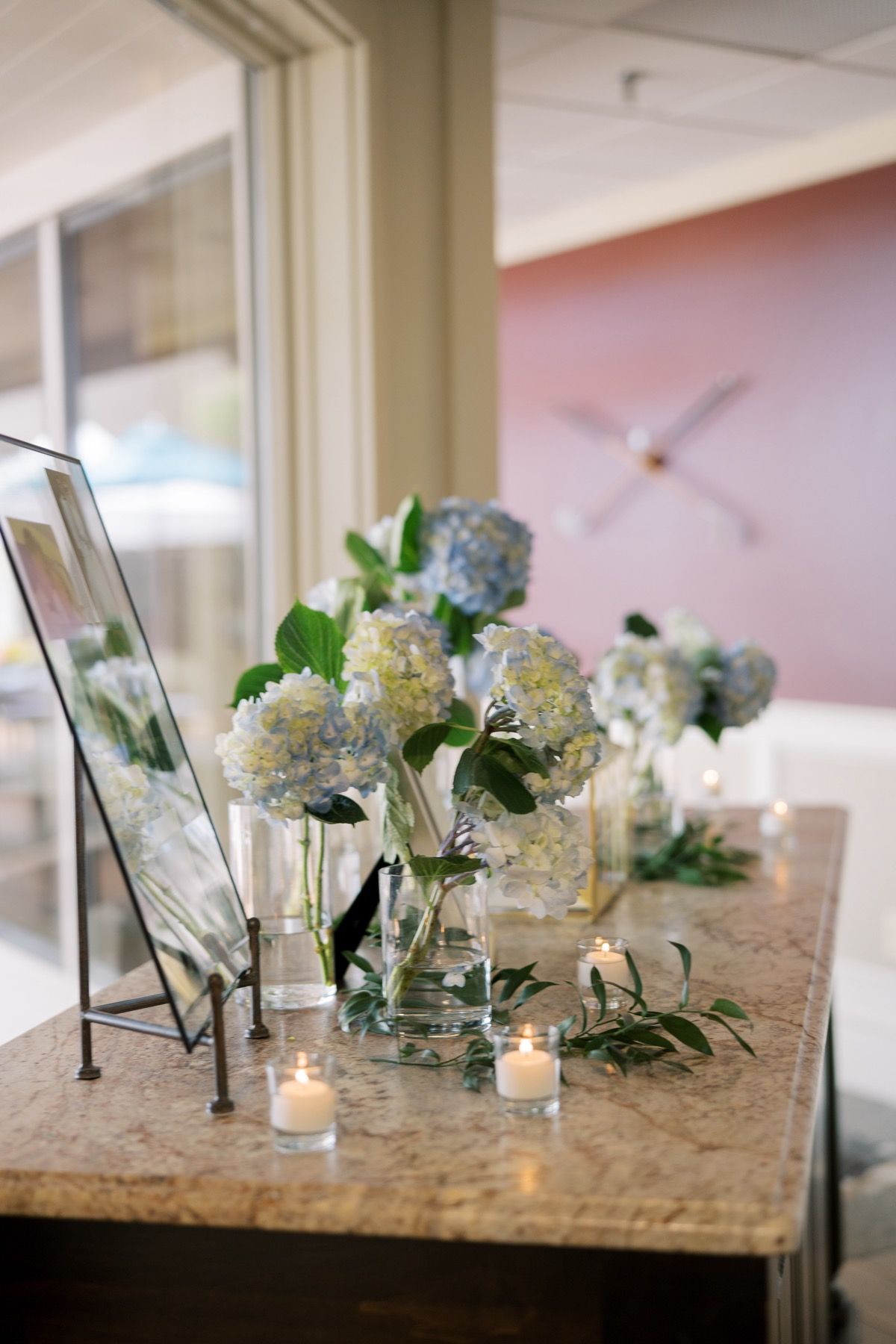 gift table hydrangeas
