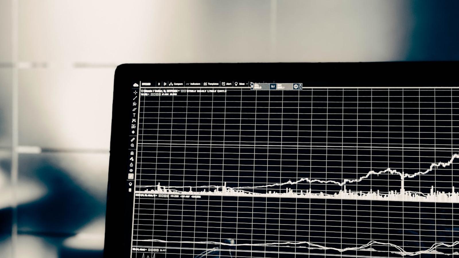 Workflow n8n: 5 scenariuszy, które od razu odciążają zespół