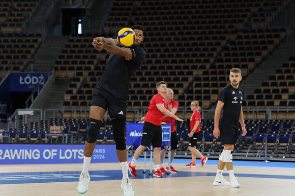 How to Make Your Volleyball Movement Look Clean and Controlled on the Court