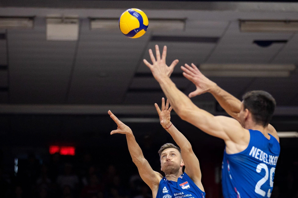 How to Perfect Volleyball Setting: Footwork, Form, and Consistency