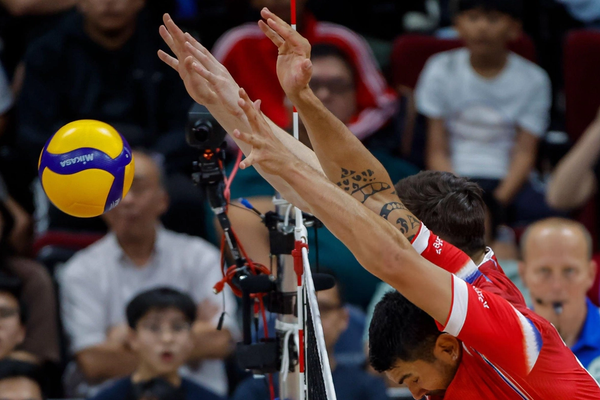 How Far Should You Stand From the Net When Blocking?