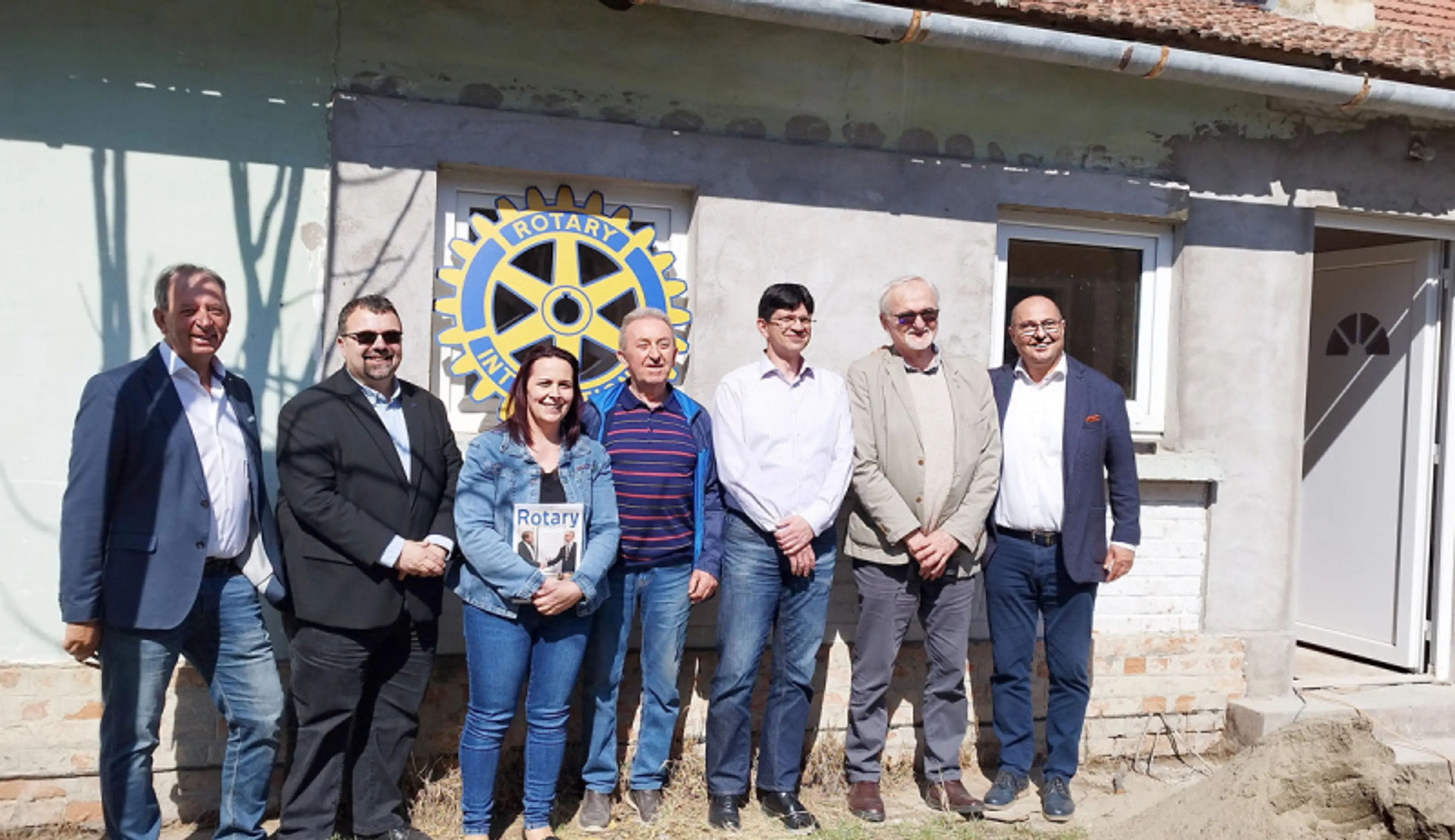 Joining forces with the Rotary Club for a family