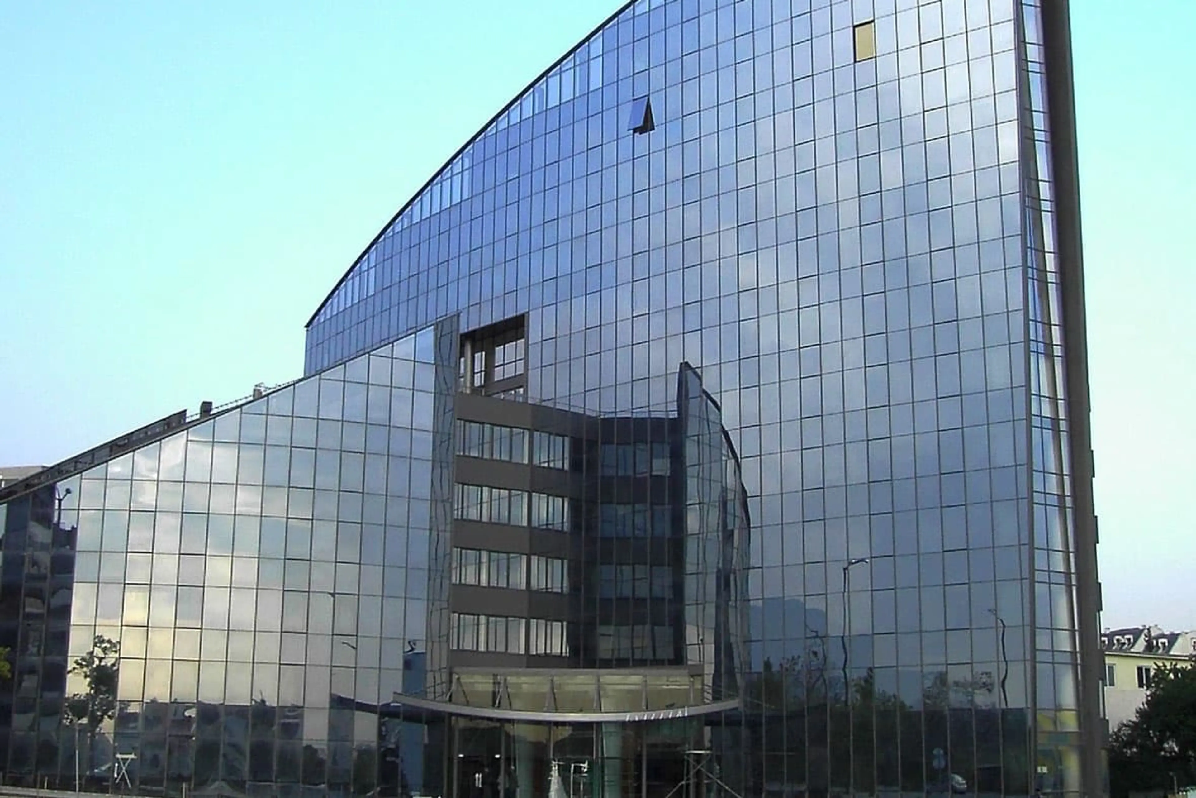 An office building with lots of windows