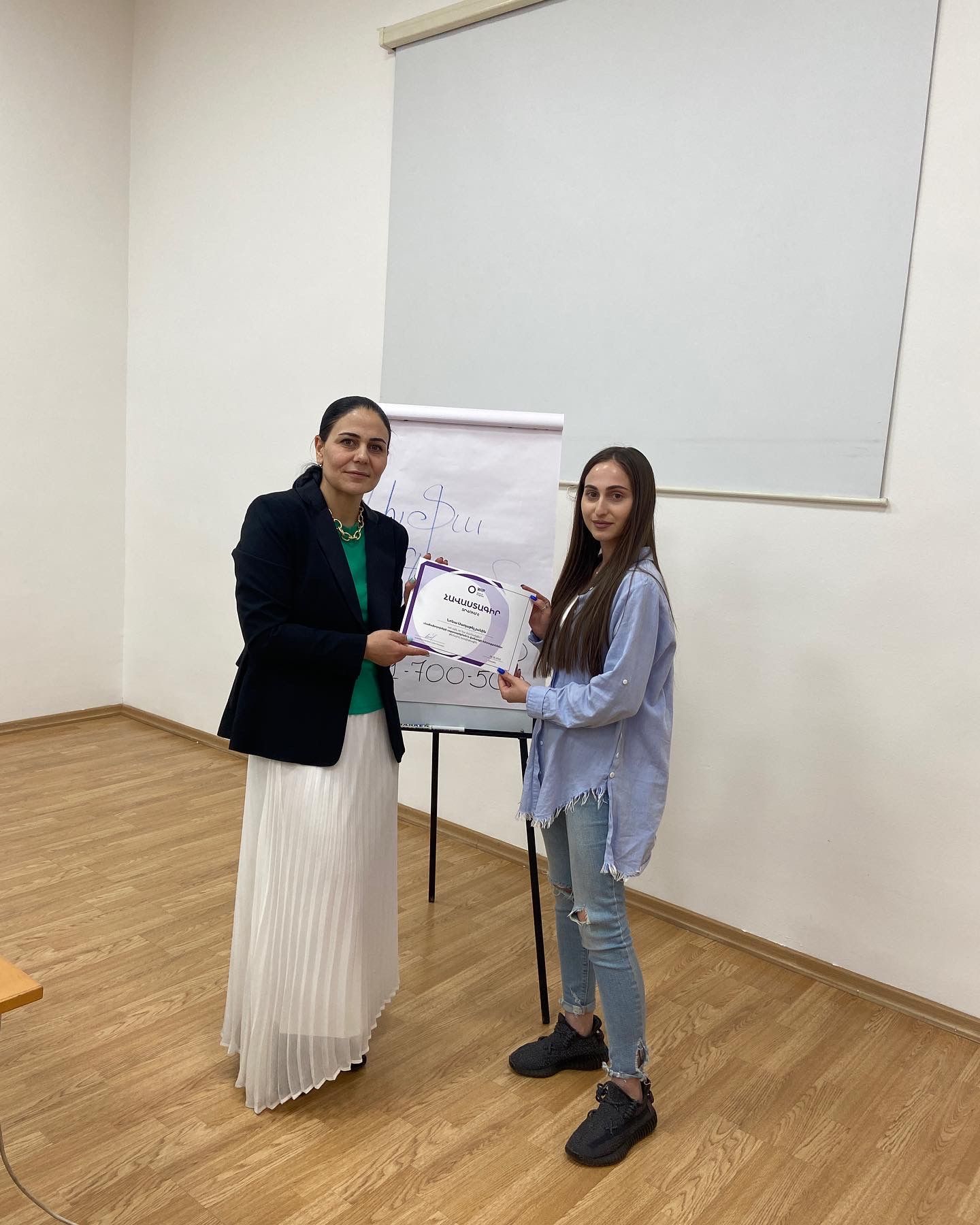 «Հաճախորդների հեռախոսային սպասարկում» դասընթաց — Լուսանկար 3 / 8