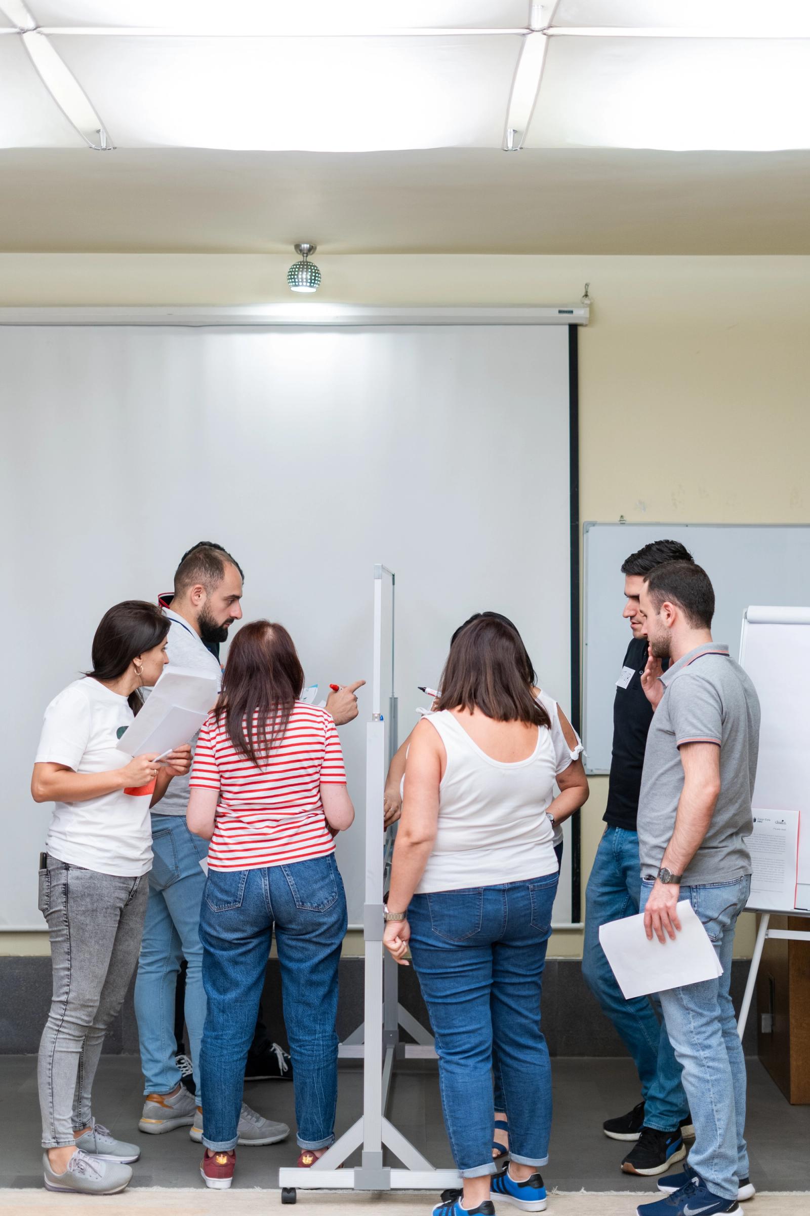 Corporate training with team-building elements — Photo 5 / 8