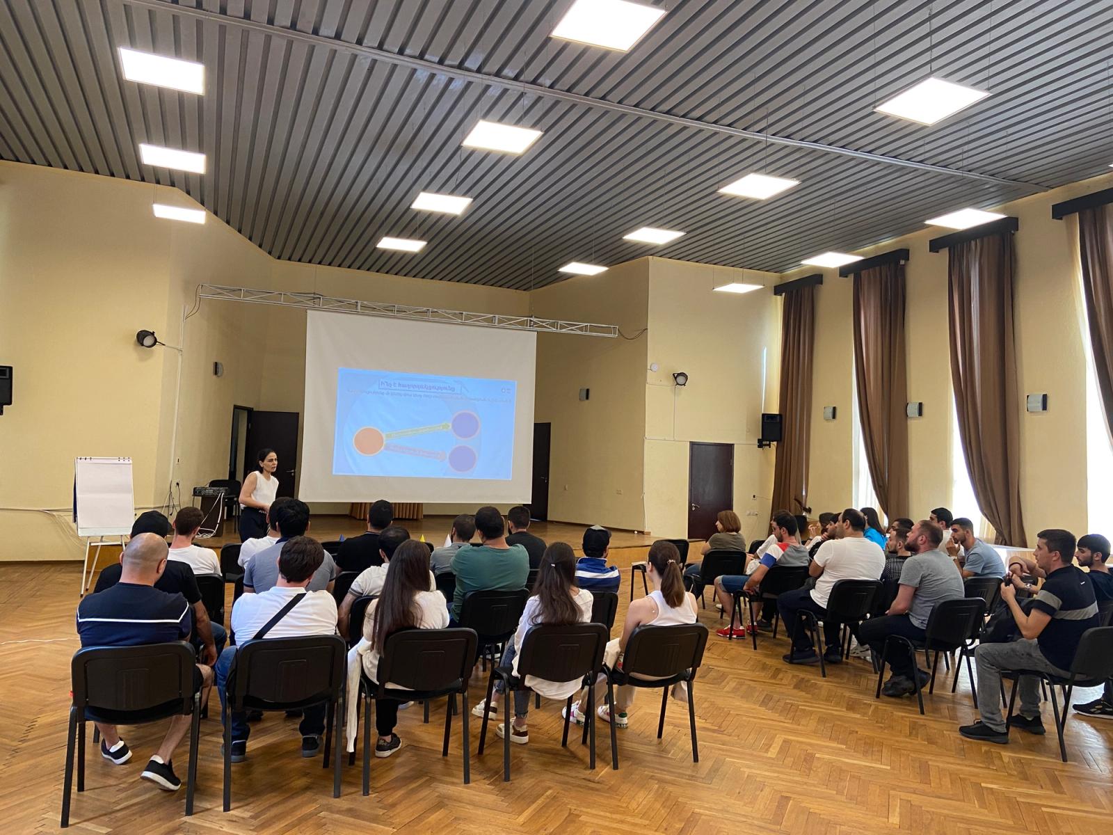 «Բիզնես էթիկա» դասընթացների շարք — Լուսանկար 8 / 16