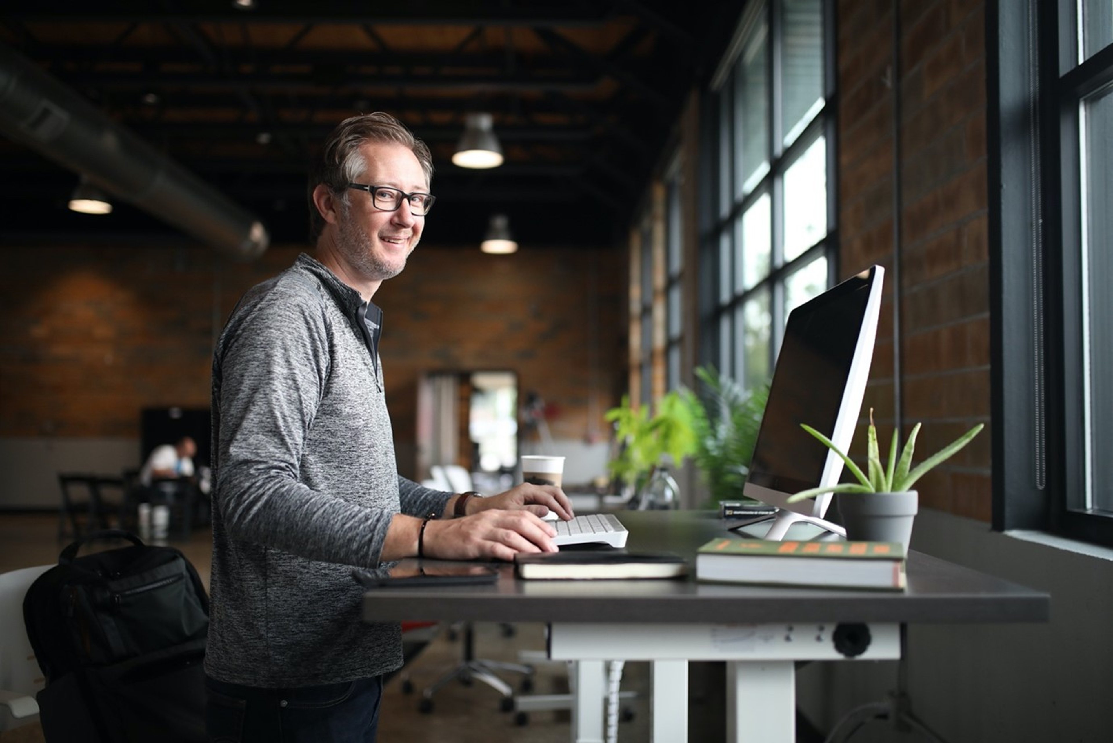 Ergonomische Bürolösungen für zu Hause und den Arbeitsplatz