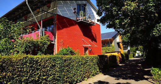 Photovoltaikanlage in Freiburg: Worauf Sie bei Anbieterwahl und Installation achten sollten