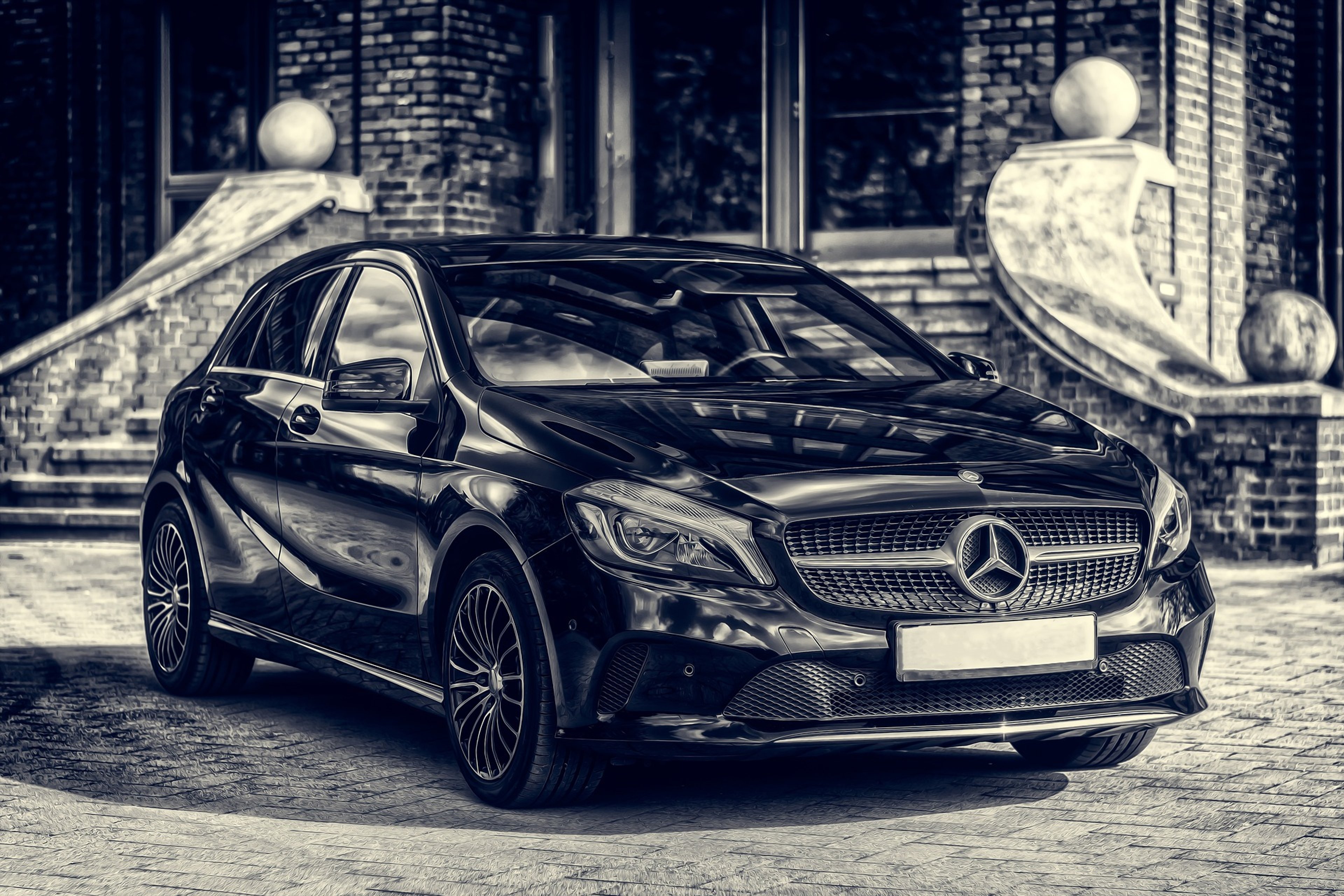 BGH erklärt Klauseln in Verträgen der Mercedes-Benz Bank für unzulässig