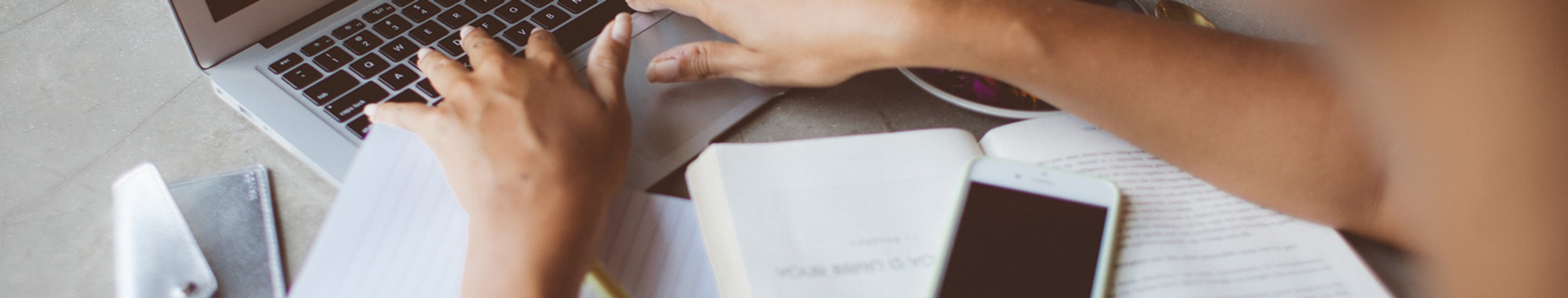 Akademisches Ghostwriting und die Grenzen einer legalen Dienstleistung