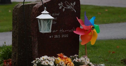 Grabstein in Schwalmstadt auswählen: Worauf Angehörige bei Material, Gestaltung und Friedhofsvorgaben achten sollten