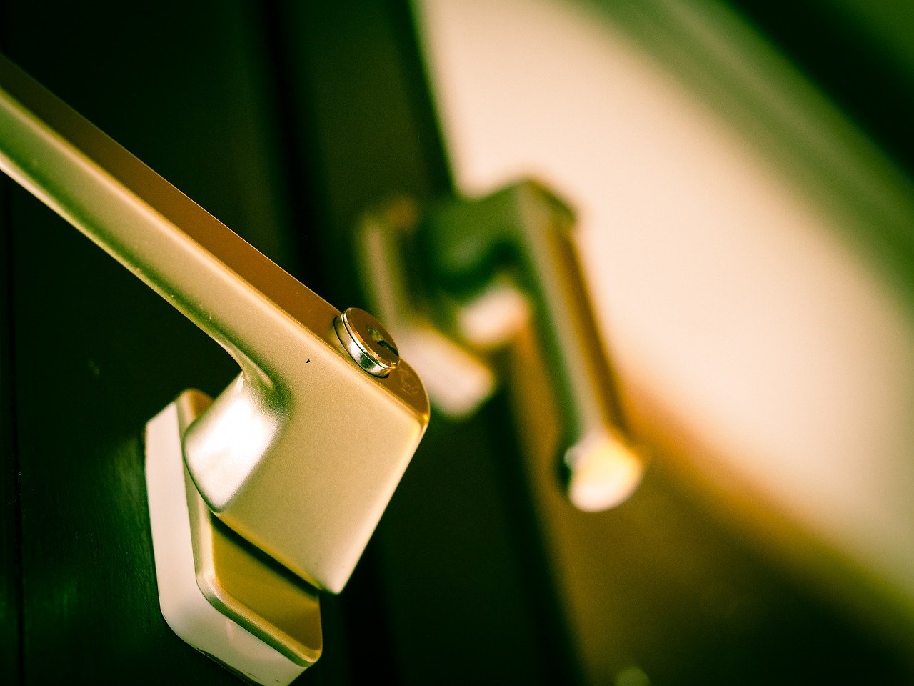 Fenster tauschen, Energie sparen: Was Hausbesitzer wissen müssen