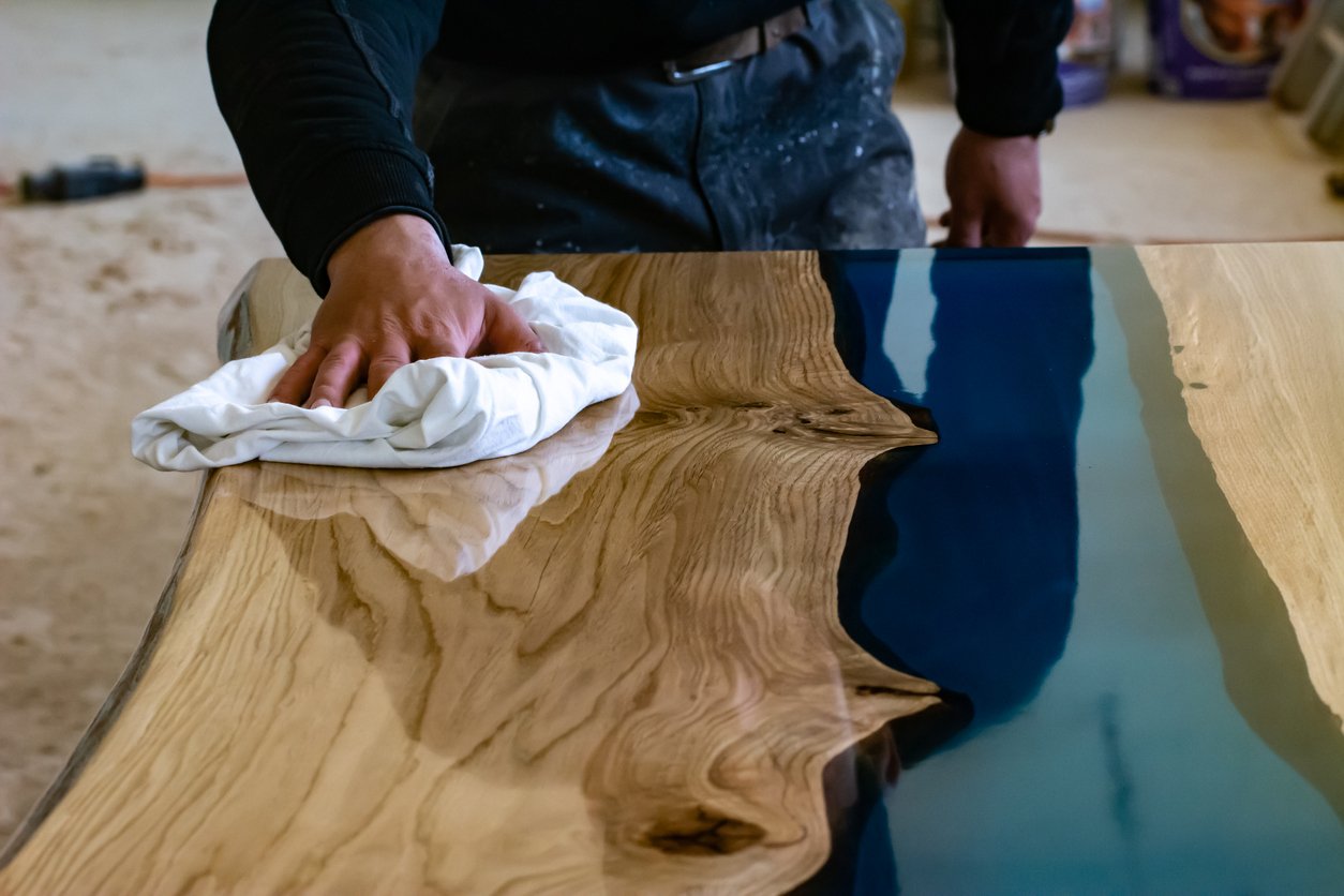 Reparaturen mit Epoxidharz: Wann und wie ist es nützlich?