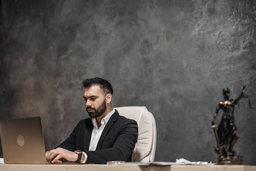 Fachanwalt für Arbeitsrecht – Wann sich der Gang zum Experten wirklich lohnt