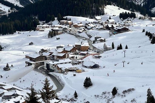 Skiurlaub buchen – woran Verbraucher bei einem Chalet in Österreich unbedingt denken sollten