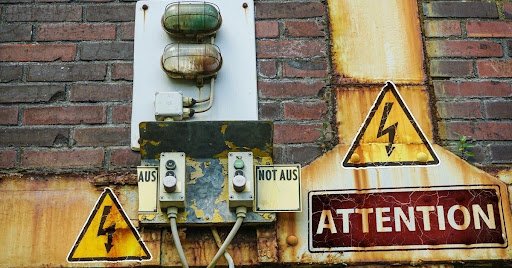 Elektriker-Suche in Buchloe: Worauf Verbraucher bei der Wahl eines Fachbetriebs wirklich achten sollten