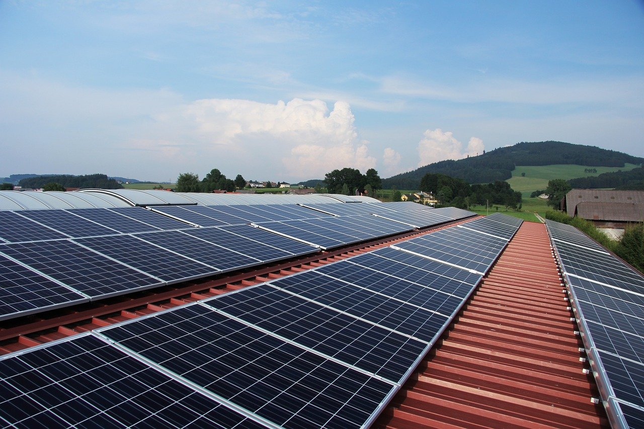 Solarenergie effektiv nutzen: Wie viel Sonne benötigt eine Photovoltaikanlage?
