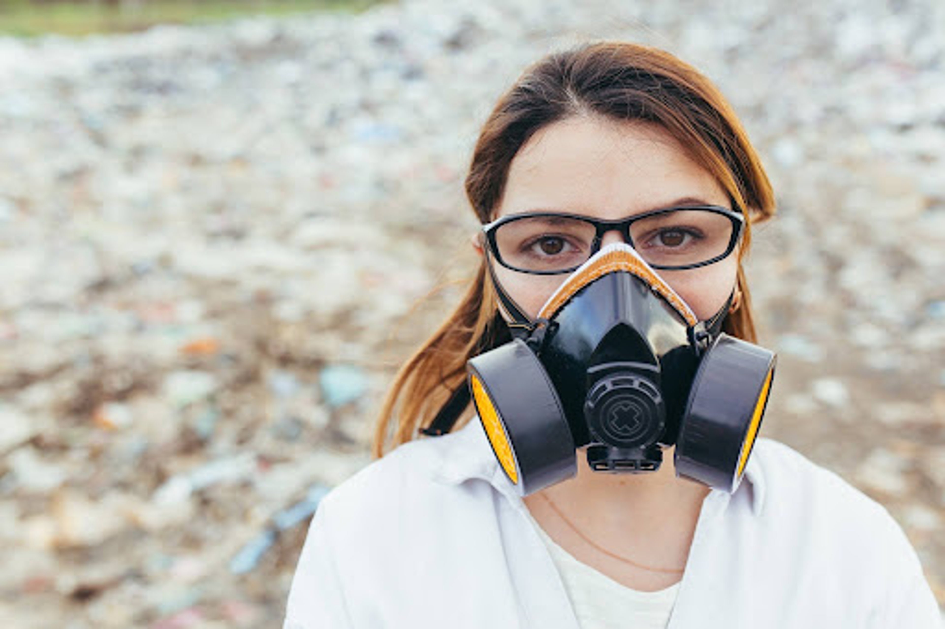 Schadstoffsanierung im Altbau: Worauf Eigentümer bei Asbest und Schimmel achten sollten