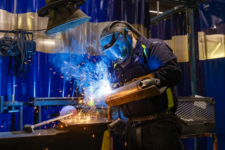 Werkstatt, Garage, Keller – Wann lohnt sich ein Industrievorhang für Zuhause?