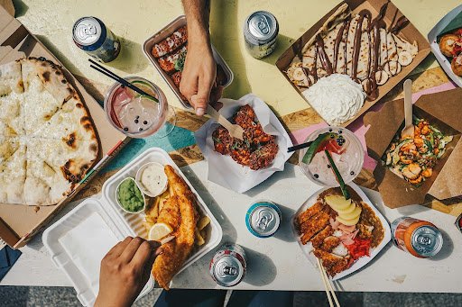 Sichere Verpackung bei Take-away und Lieferessen: Worauf Sie achten sollten