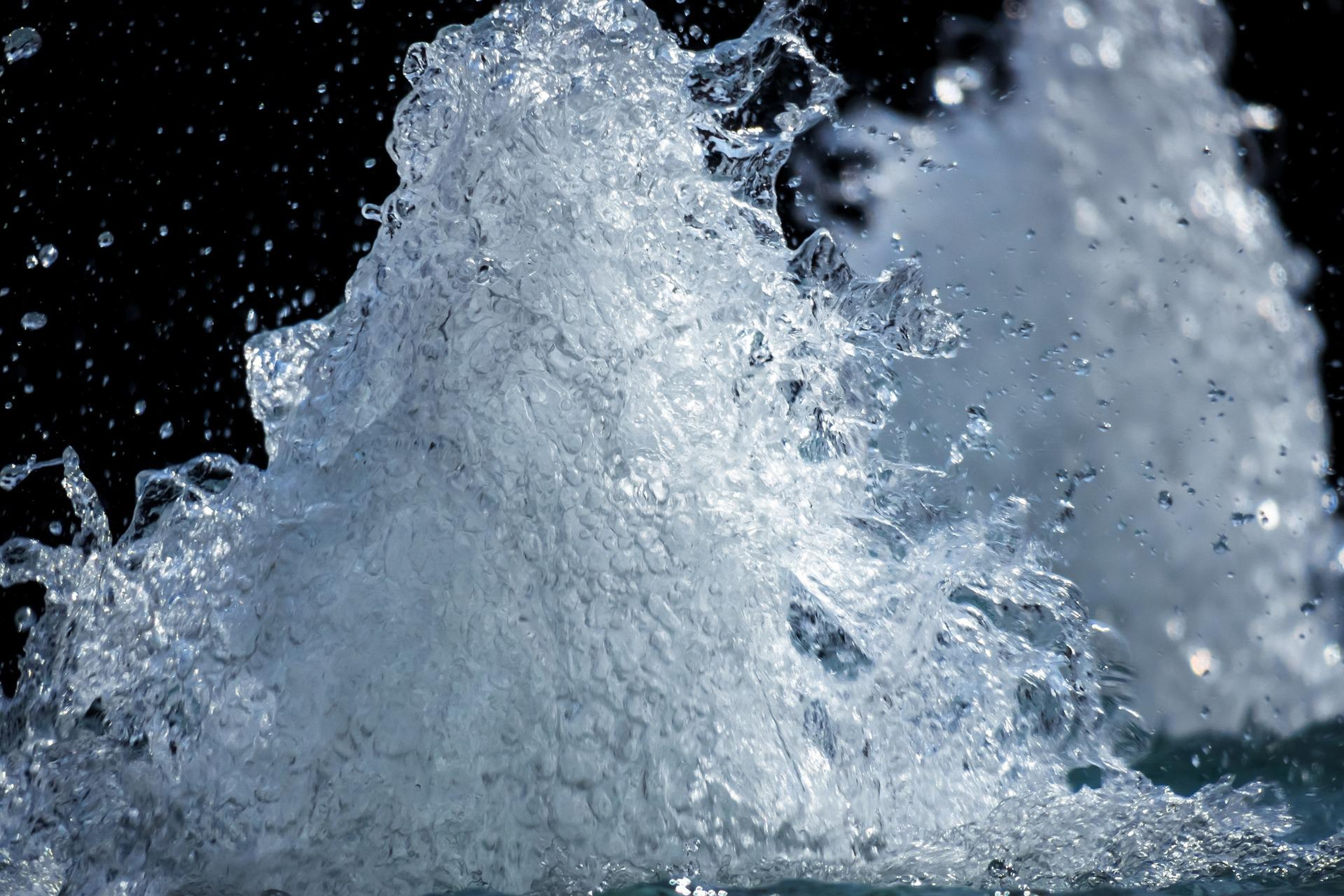 Wasserstrahlschneideanlagen: So wählt man die richtige aus