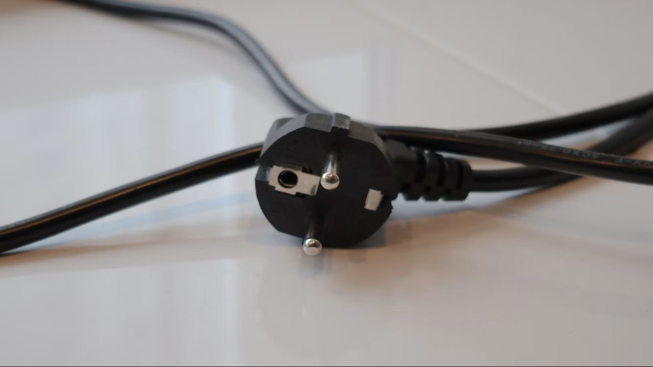Alte Elektronik entsorgen oder verkaufen? So können Verbraucher alte Elektronikgeräte noch sinnvoll nutzen