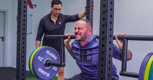 Funktionelles Training in Penzberg: Warum strukturierte Kleingruppen mehr bringen als jedes Standard-Fitnessstudio
