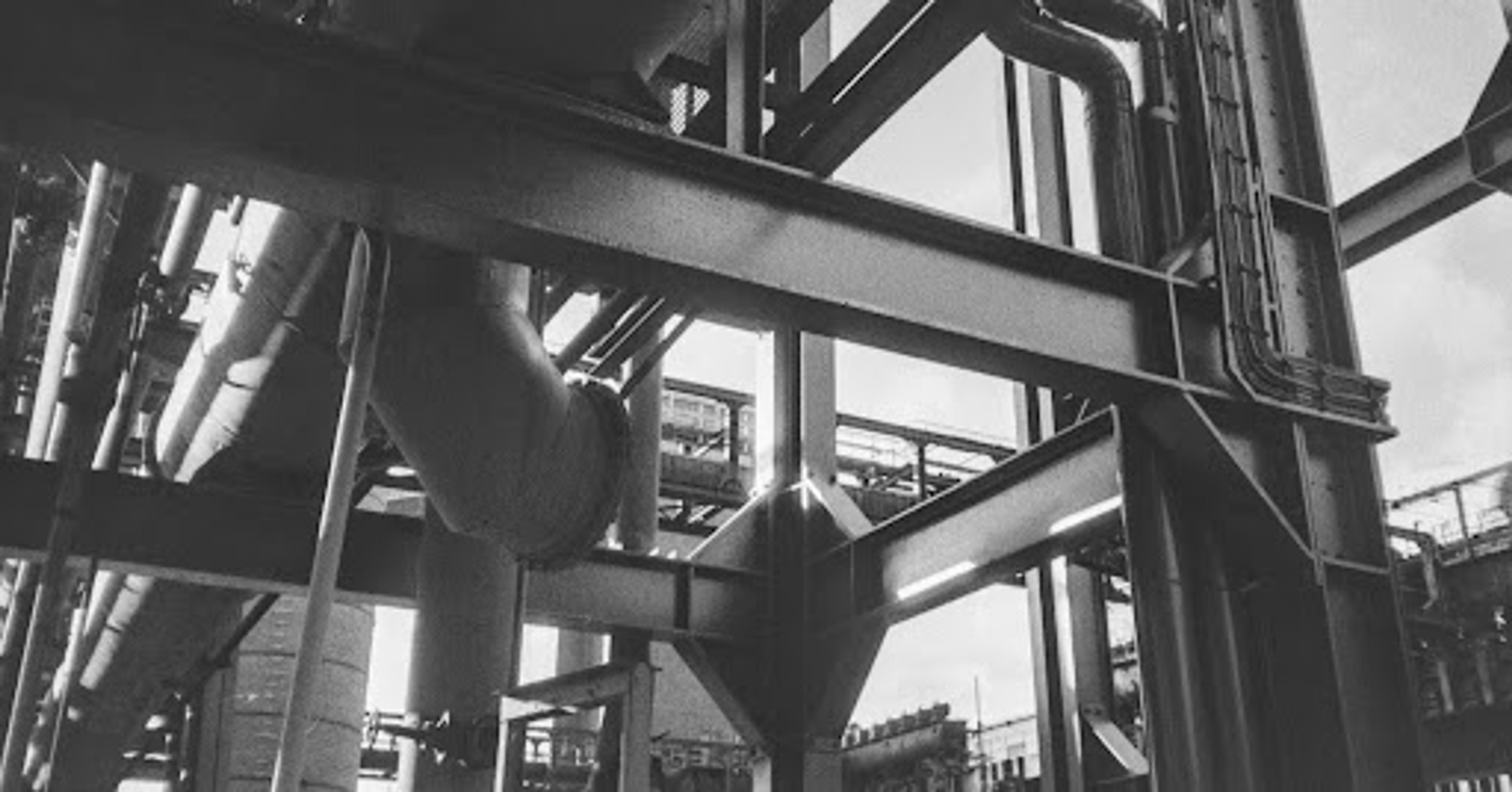 Robuste Schwerlastböcke: Worauf Industriebetriebe beim Abstützen schwerer Lasten achten sollten