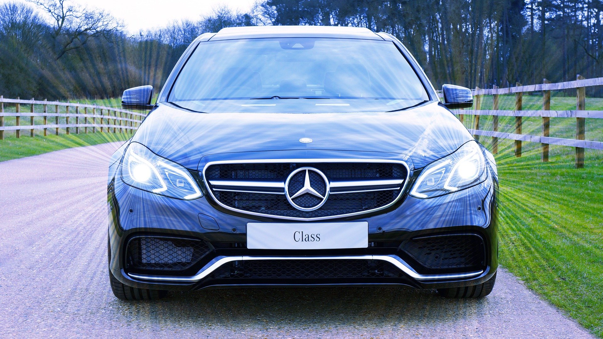 Mercedes Abgasskandal - Razzia an Daimler-Standorten