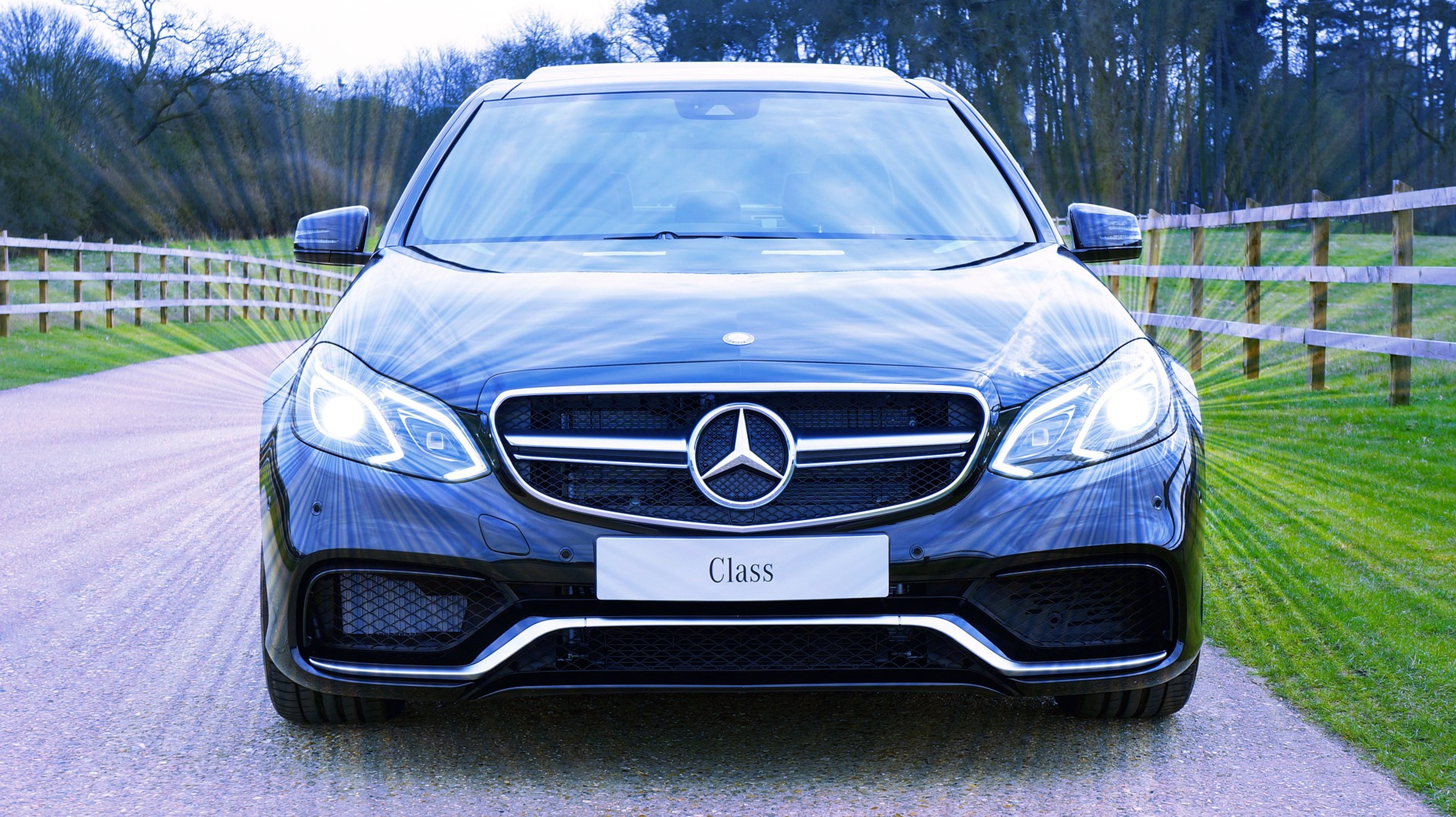 Mercedes Abgasskandal - Razzia an Daimler-Standorten