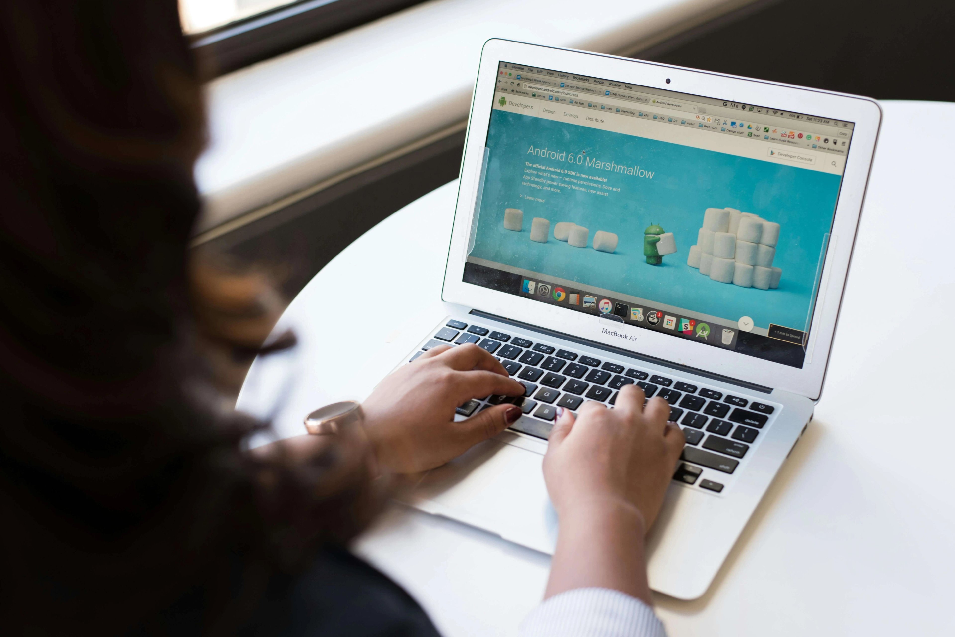 Impressumspflicht für Webseiten: Was Domaininhaber über Impressumspflichten wissen müssen