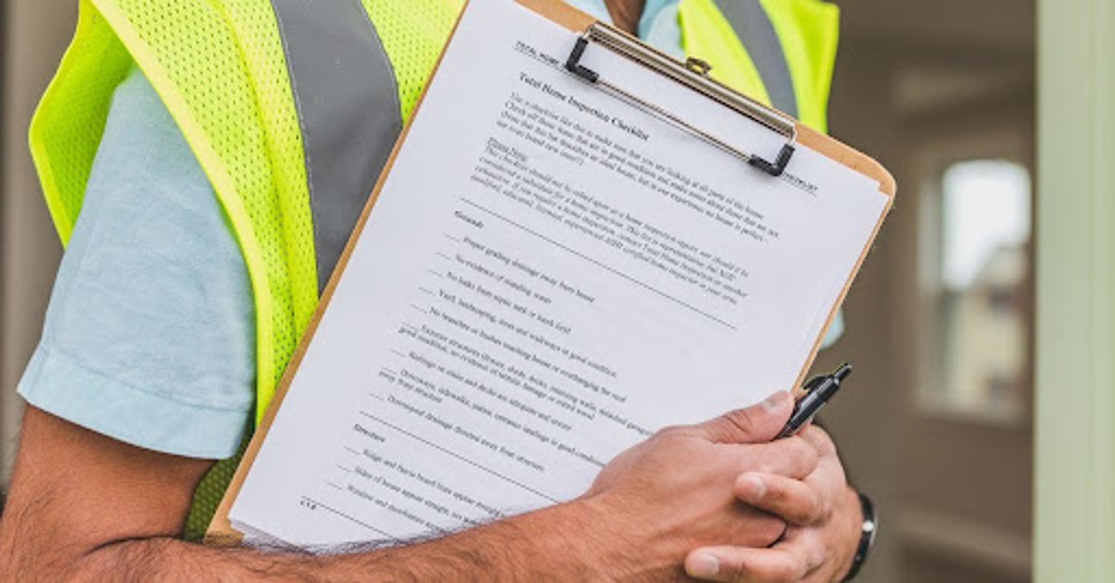 Hausmeisterservice beauftragen: Leistungen, Zuständigkeiten und Kosten klar vereinbaren