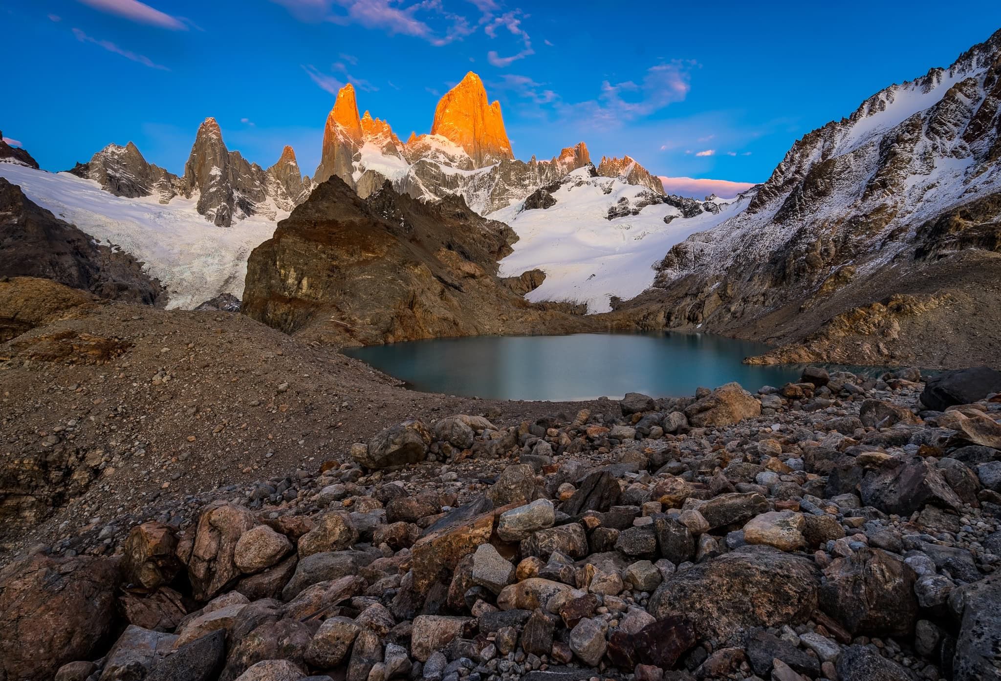 Lago de los Tres with Mount Fitz Roy in the background, Los Glaciares National Park, Argentina