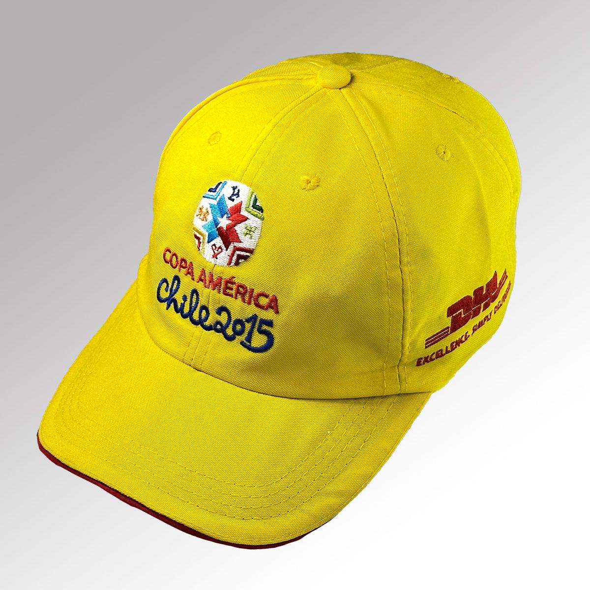 Gorra de gabardina con visera tipo sandiwch y bordados COPA AMERICA CHILE 2015