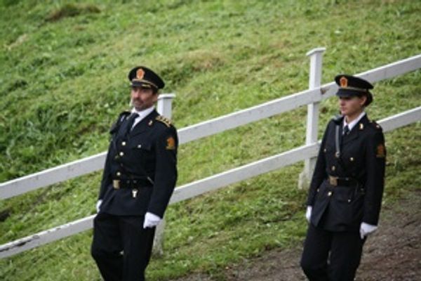 Politibetjenter i galauniform