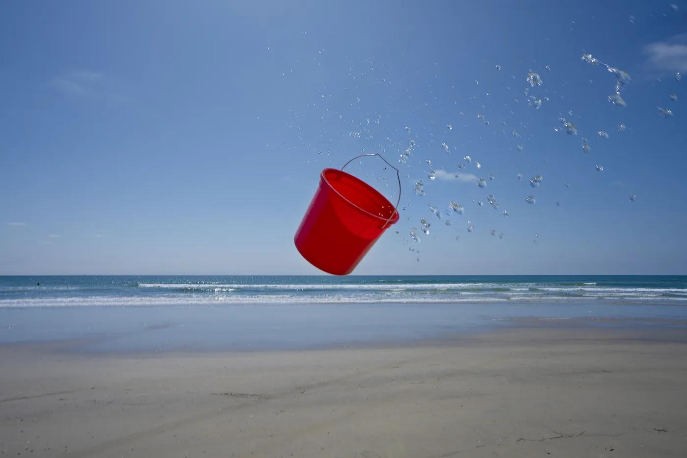 J PAXTON, Red Bucket 0151