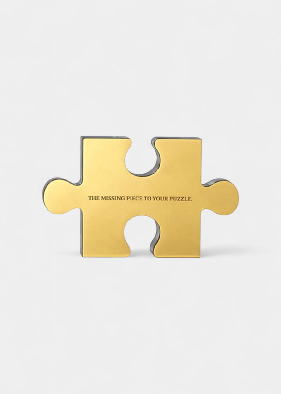 Puzzle Missing Piece Dourado