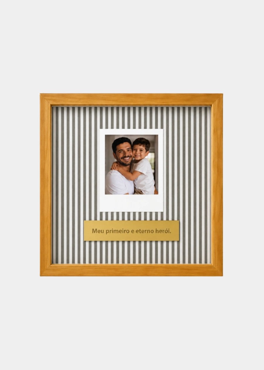 Quadro “Meu Primeiro E Eterno Herói” Com Polaroid Verde
