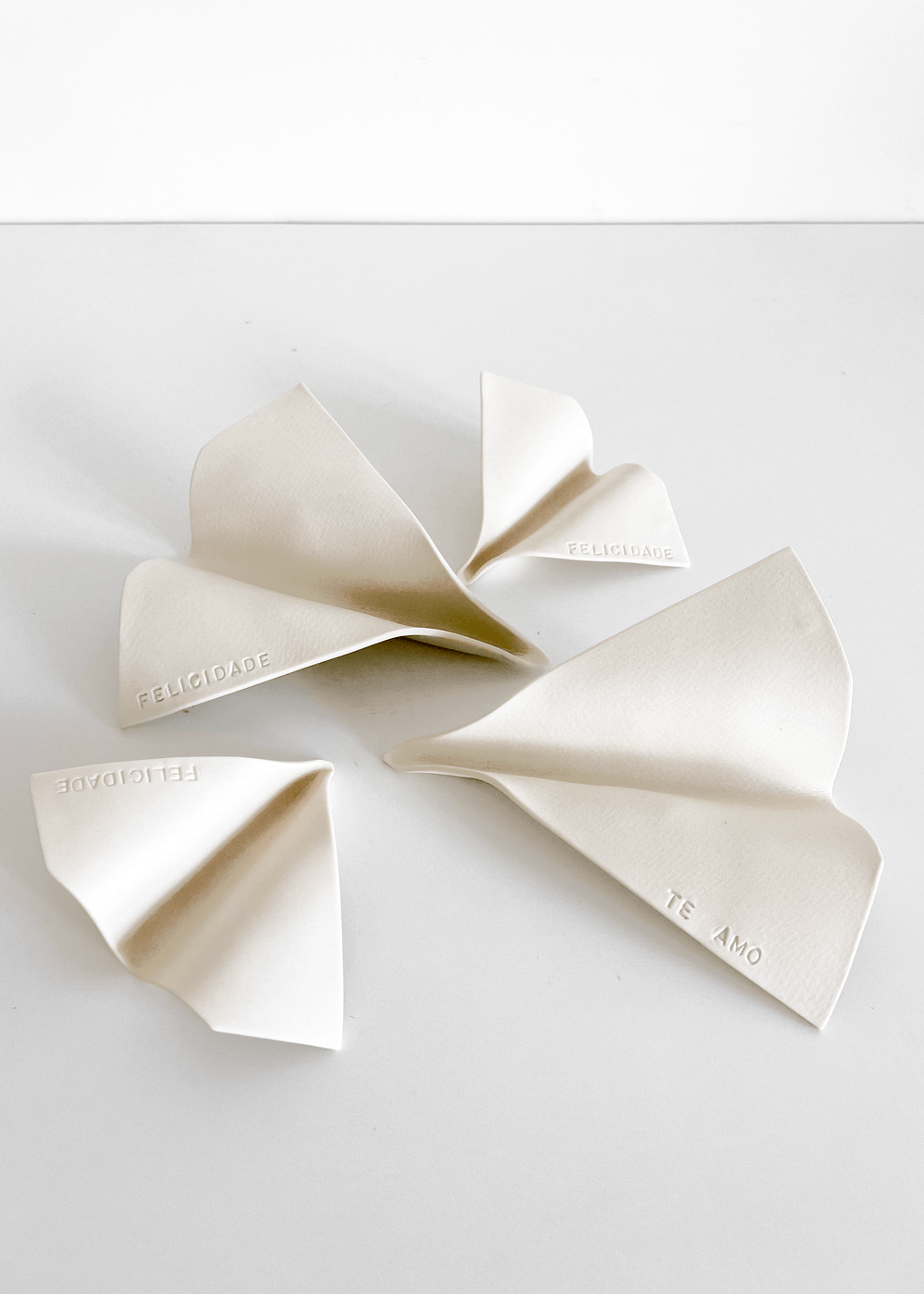 Mini Avião Porcelana Felicidade 3