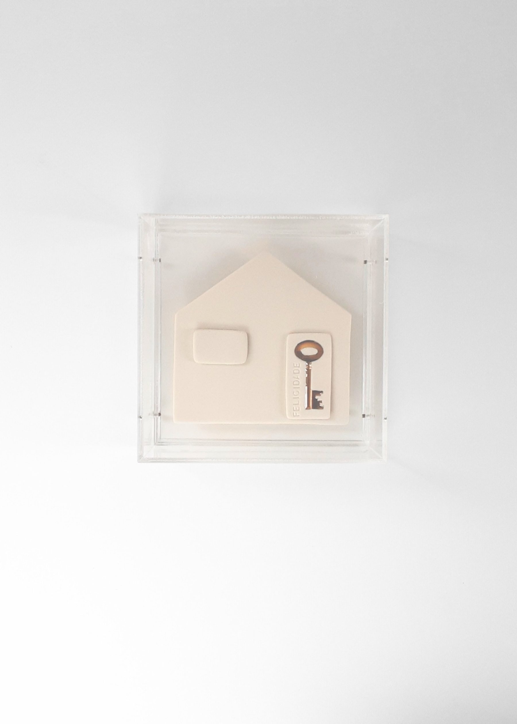 Casinha De Porcelana No Acrílico 3