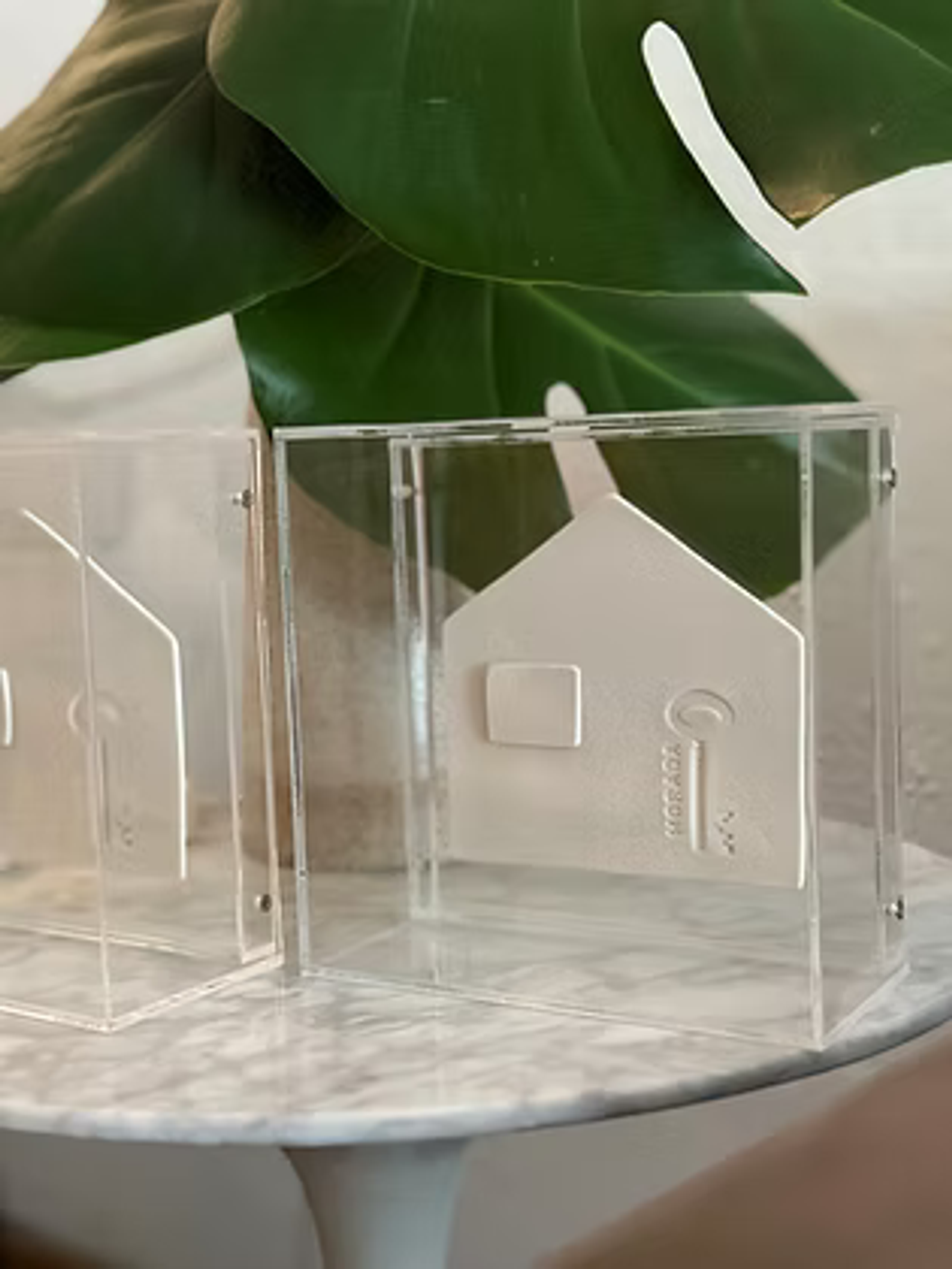 Casinha De Porcelana No Acrílico 4