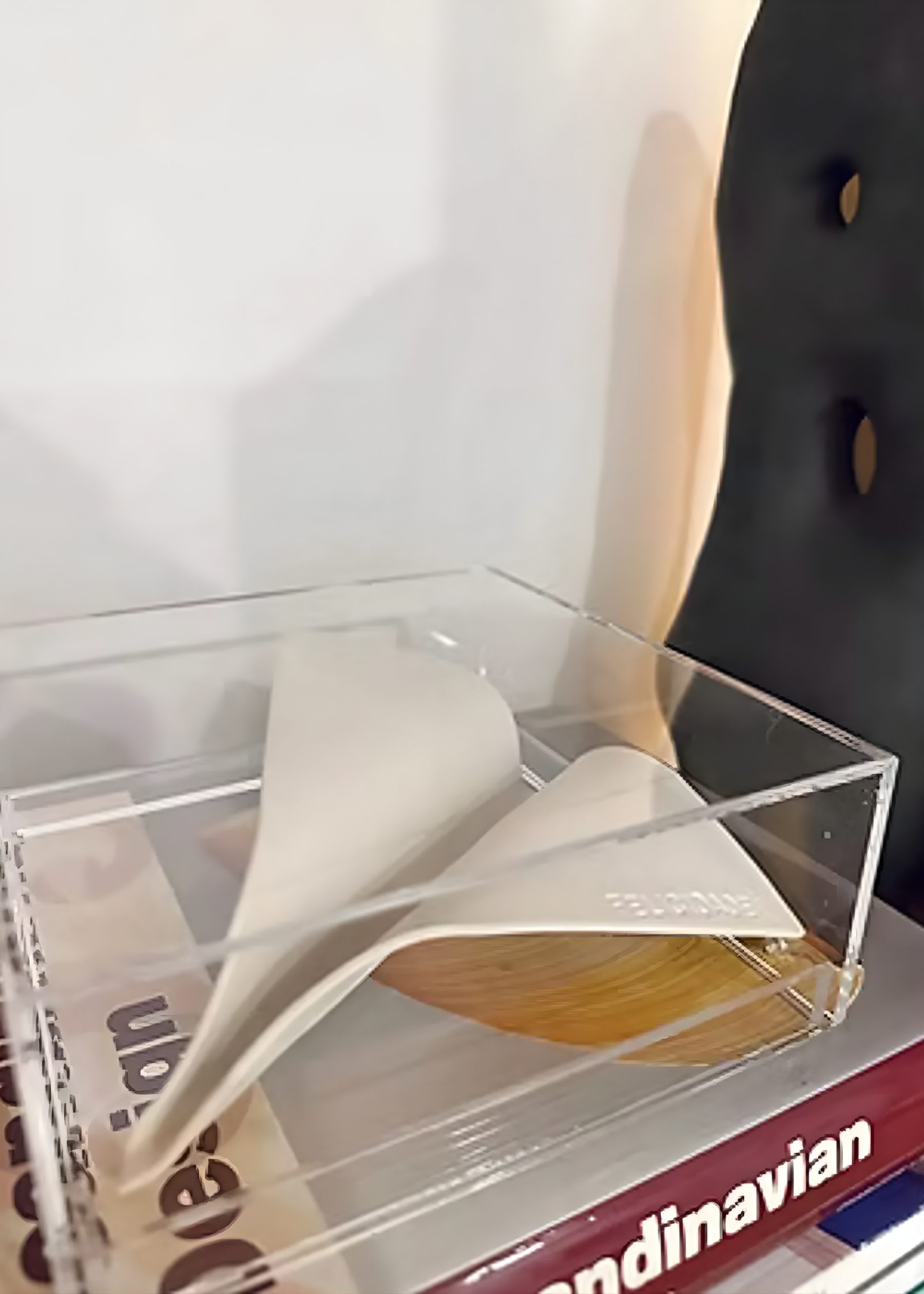 Avião Com Caixa De Acrílico 2