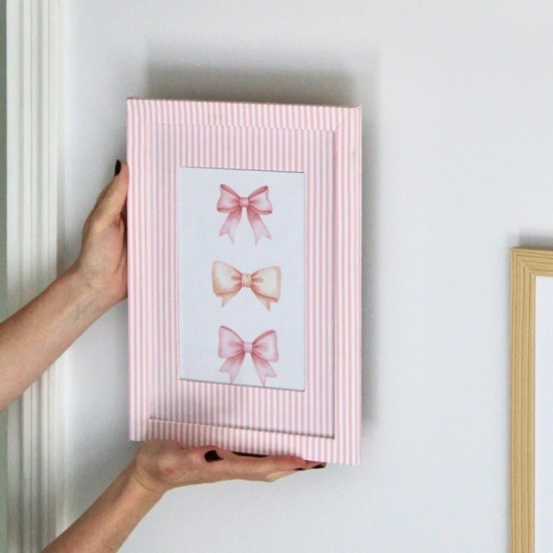 Quadro De Tecido Listrado Rosa 3