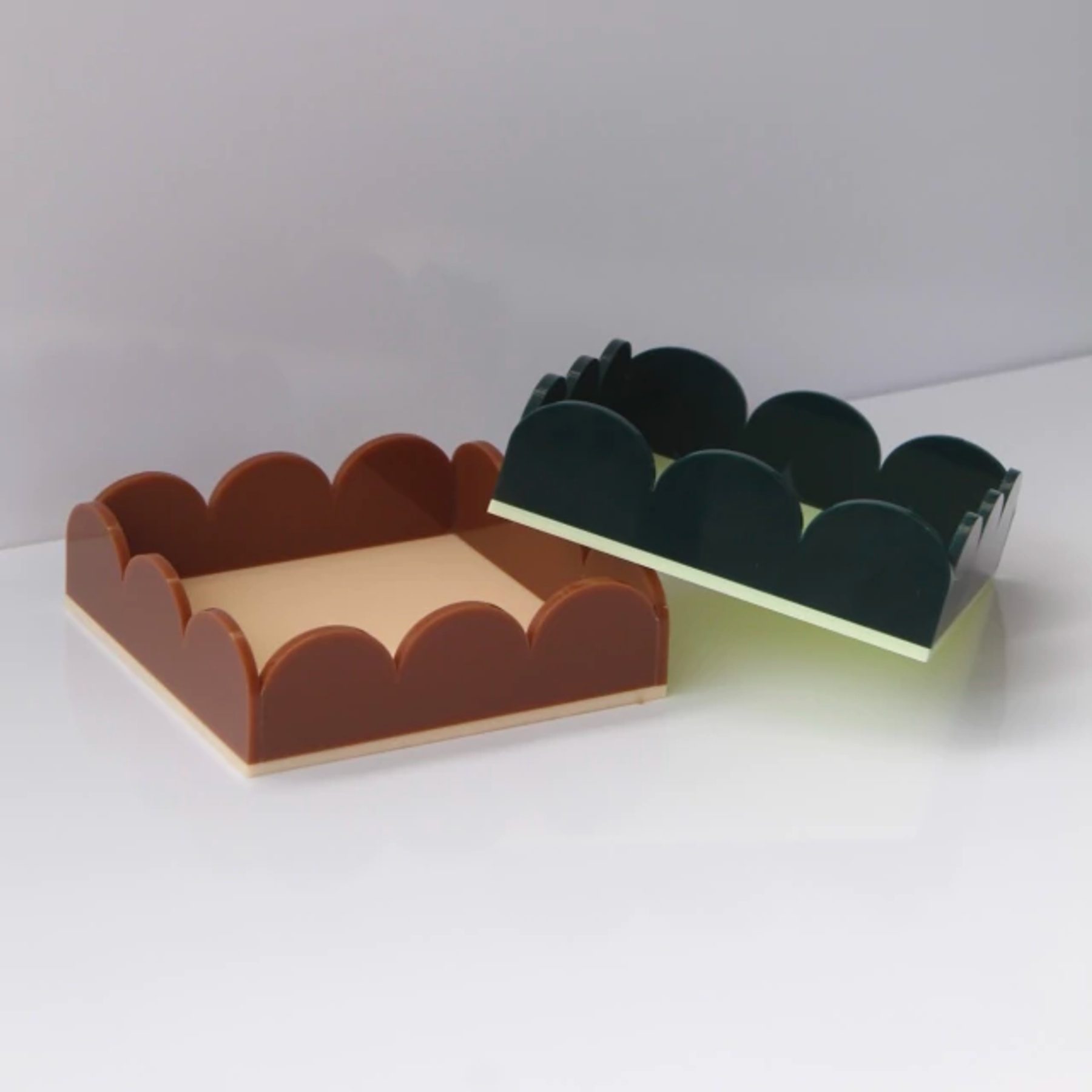 Bandeja Ondas Marrom P 2