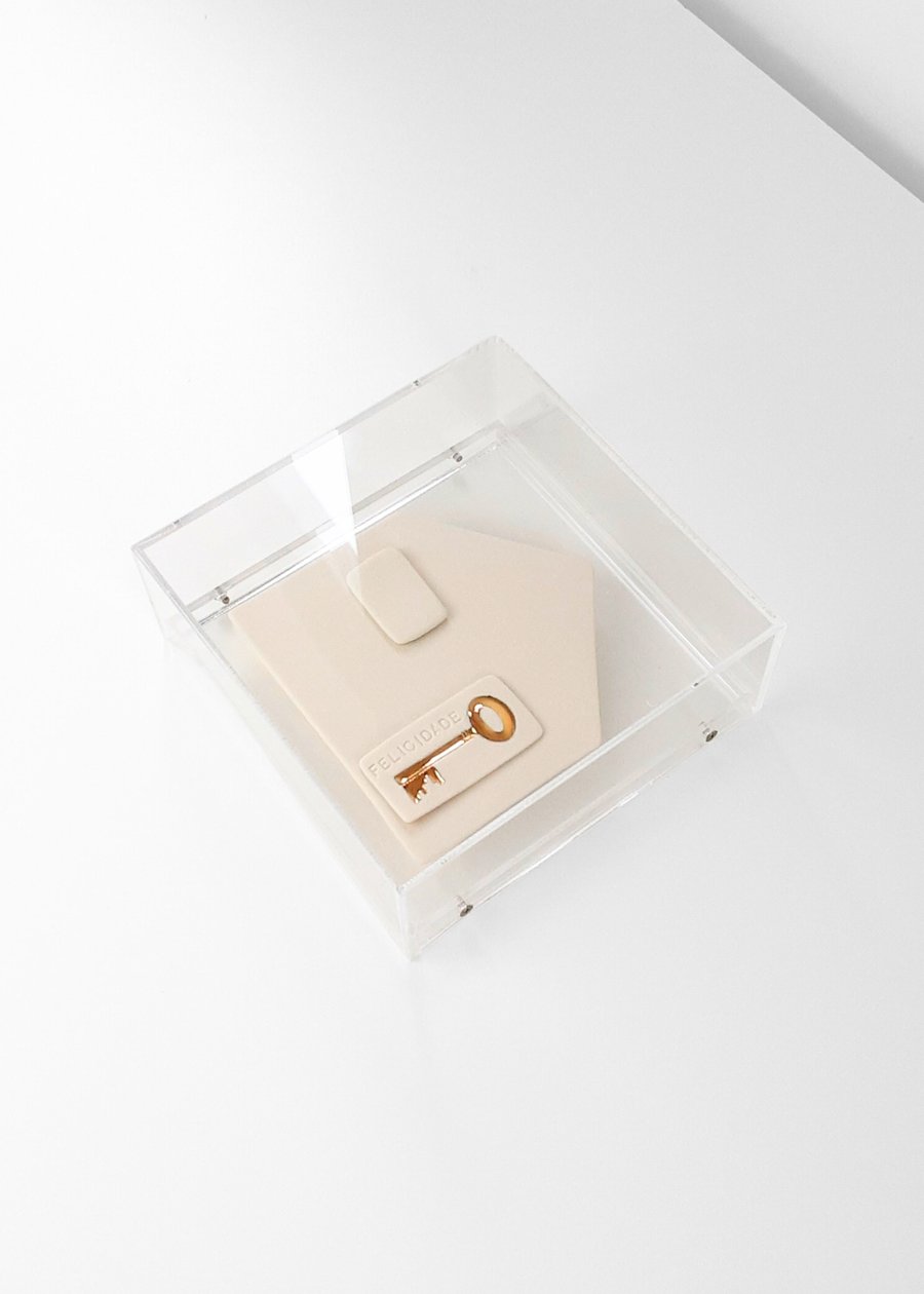 Casinha De Porcelana No Acrílico