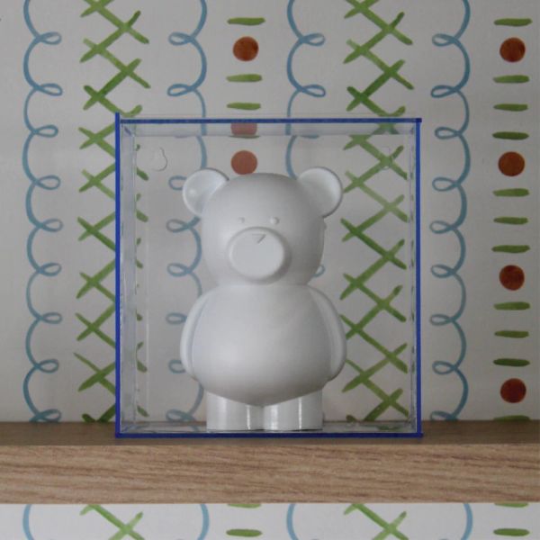 Escultura Teddy M Na Caixa Azul
