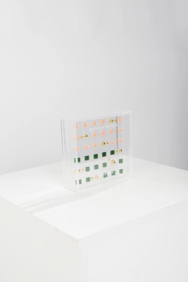 Quadro De Acrílico Entre O Tempo e o Instante