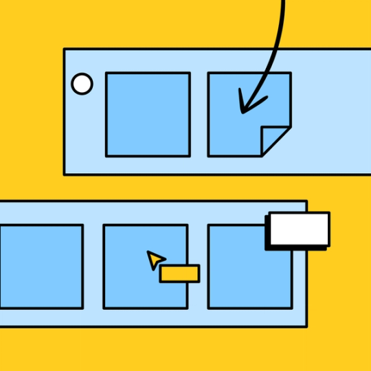 zwei parallele Reihen blauer Haftnotizen