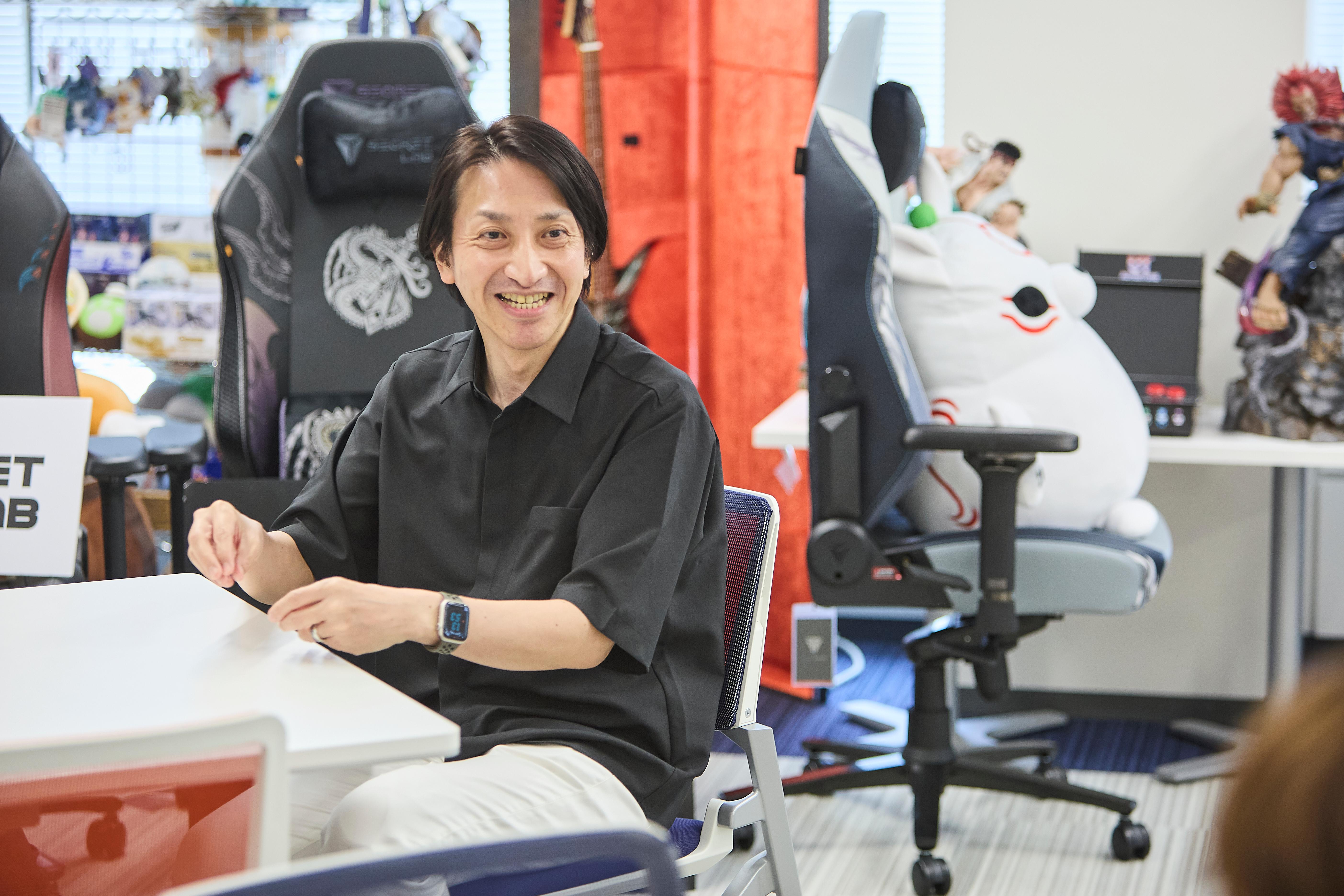 インタビューに答える井上氏